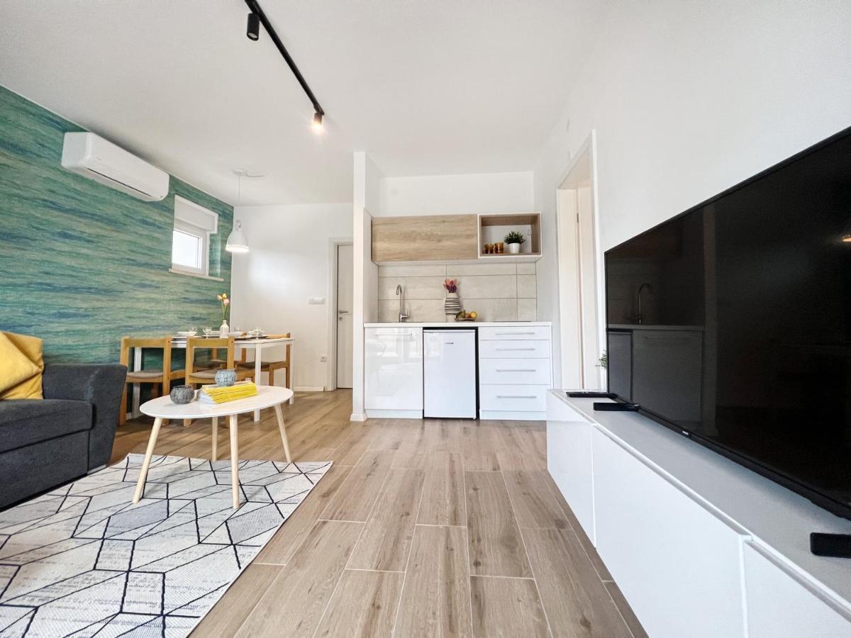 Apartments Valerian Novigrad  ภายนอก รูปภาพ