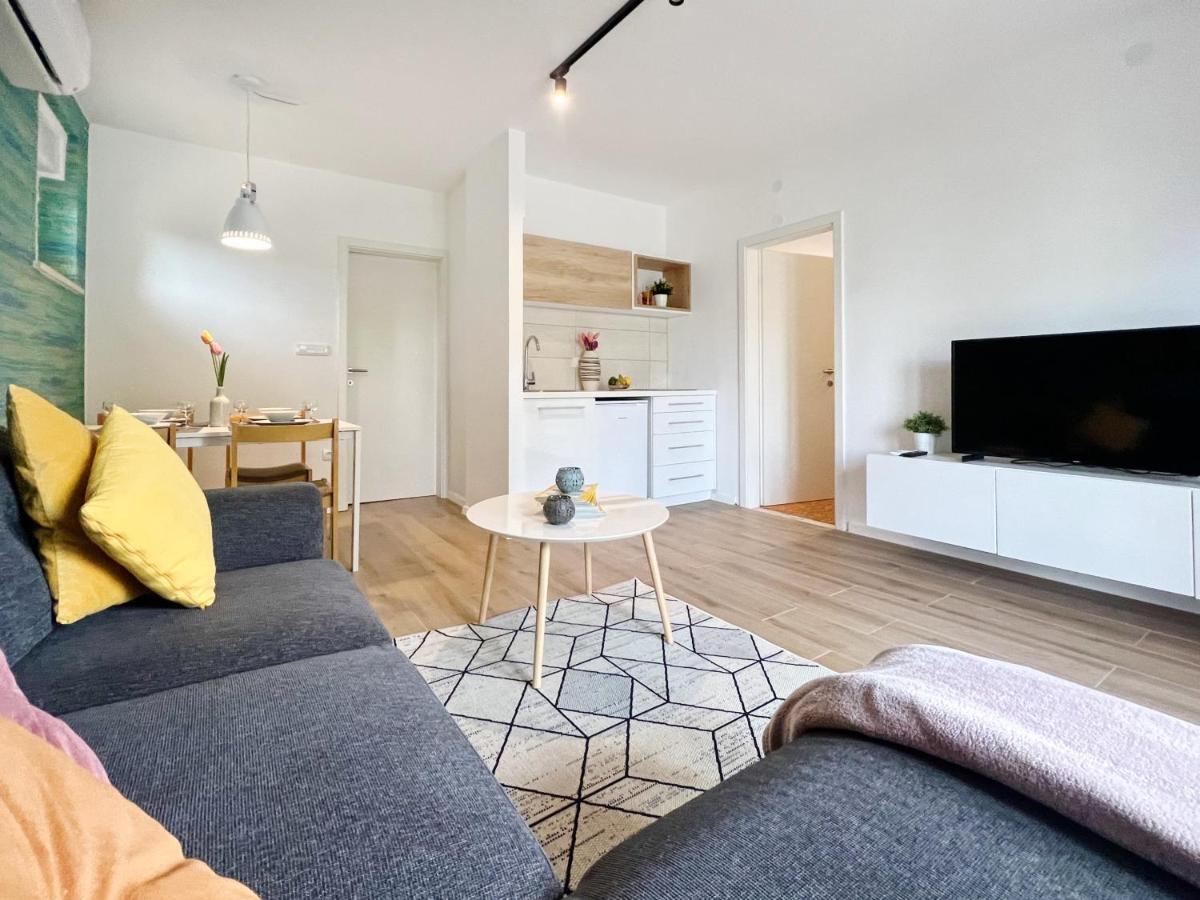 Apartments Valerian Novigrad  ภายนอก รูปภาพ
