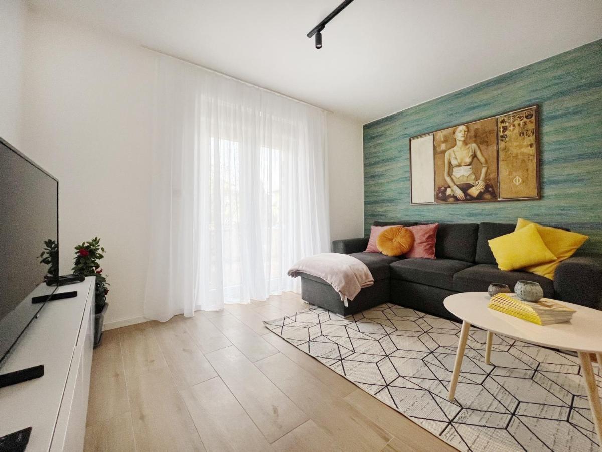 Apartments Valerian Novigrad  ภายนอก รูปภาพ