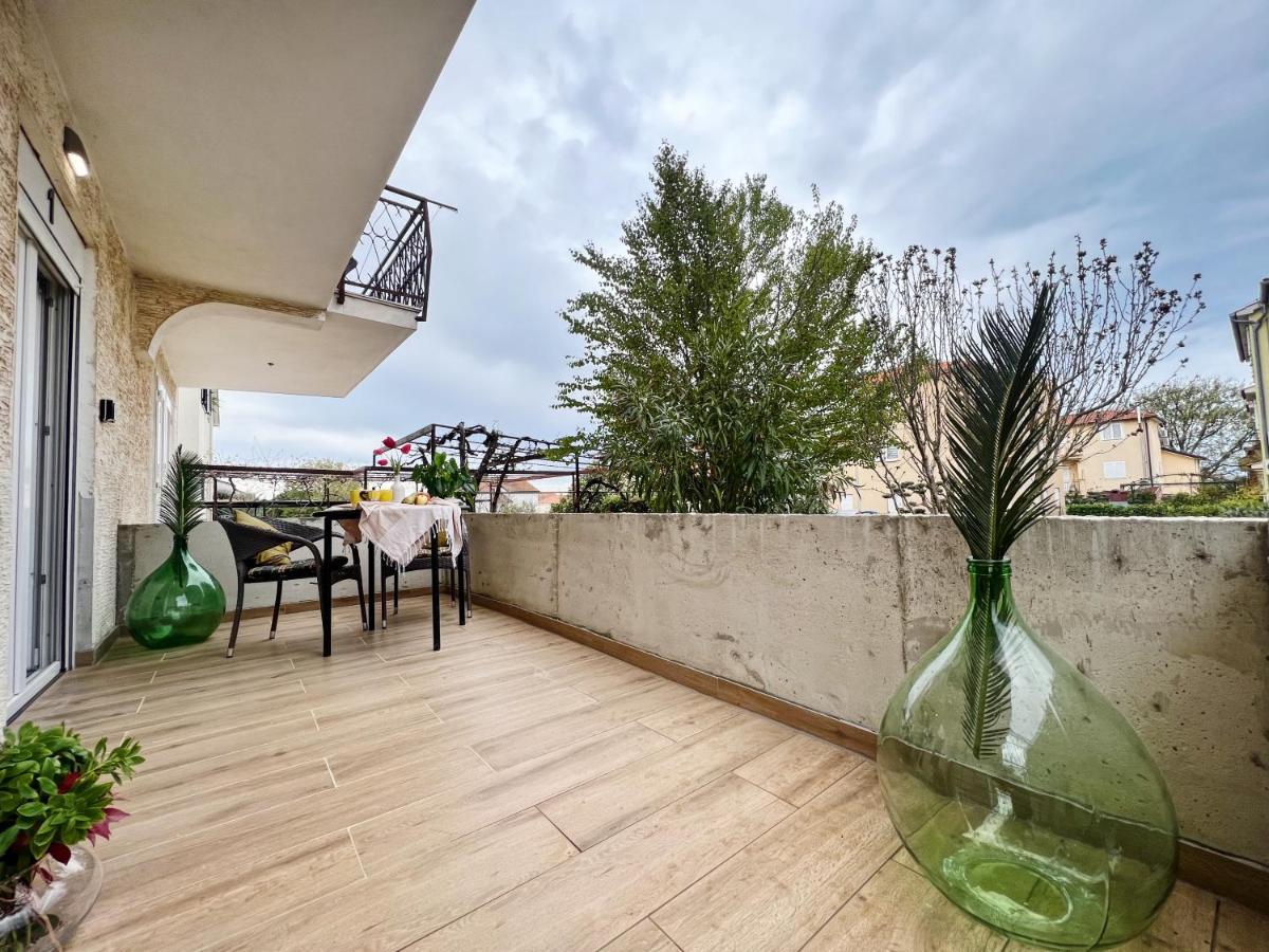 Apartments Valerian Novigrad  ภายนอก รูปภาพ