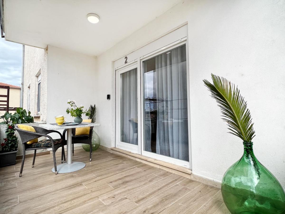 Apartments Valerian Novigrad  ภายนอก รูปภาพ
