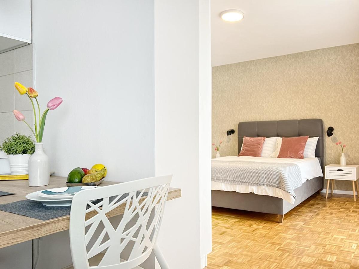 Apartments Valerian Novigrad  ภายนอก รูปภาพ