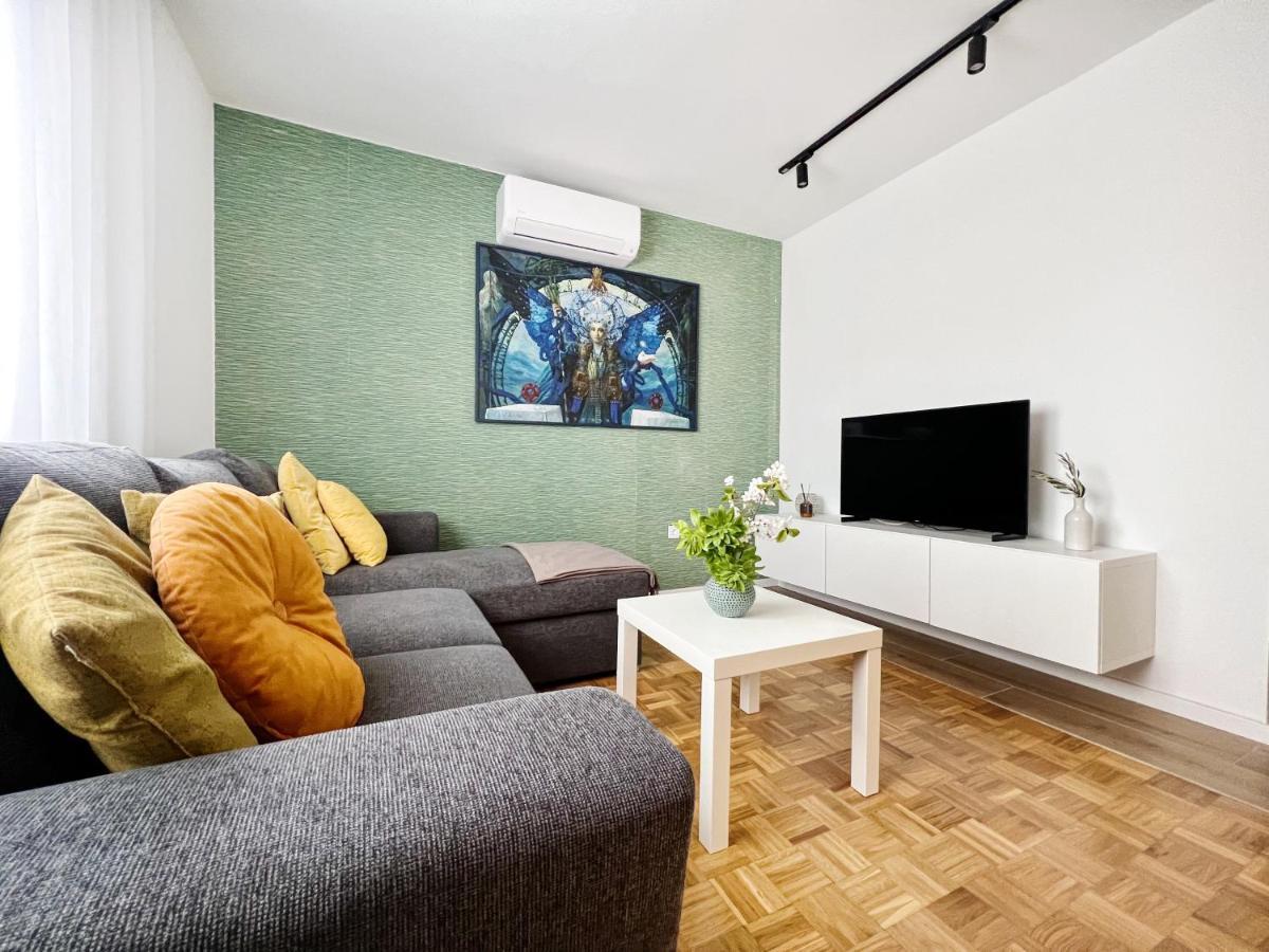 Apartments Valerian Novigrad  ภายนอก รูปภาพ