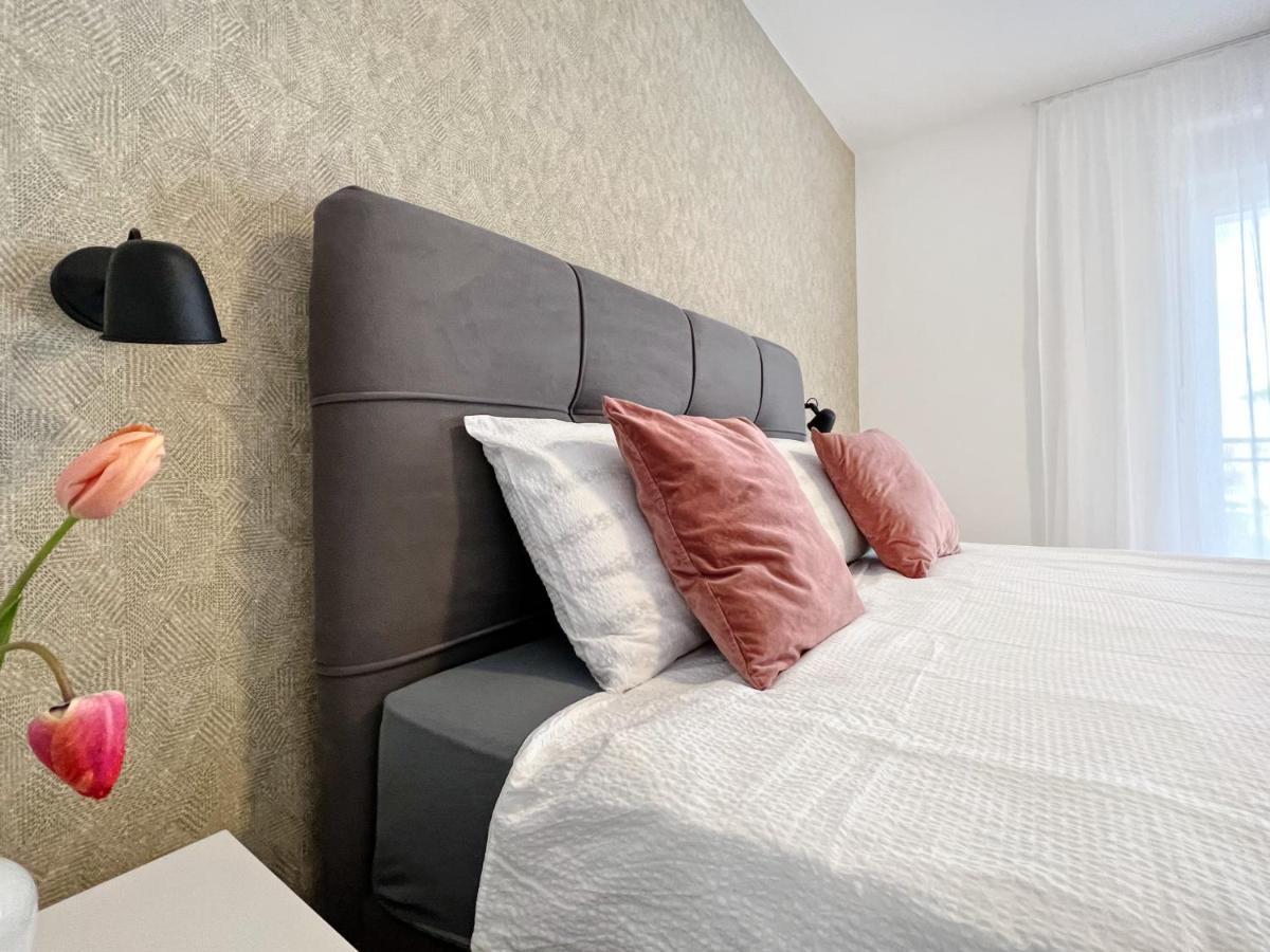 Apartments Valerian Novigrad  ภายนอก รูปภาพ