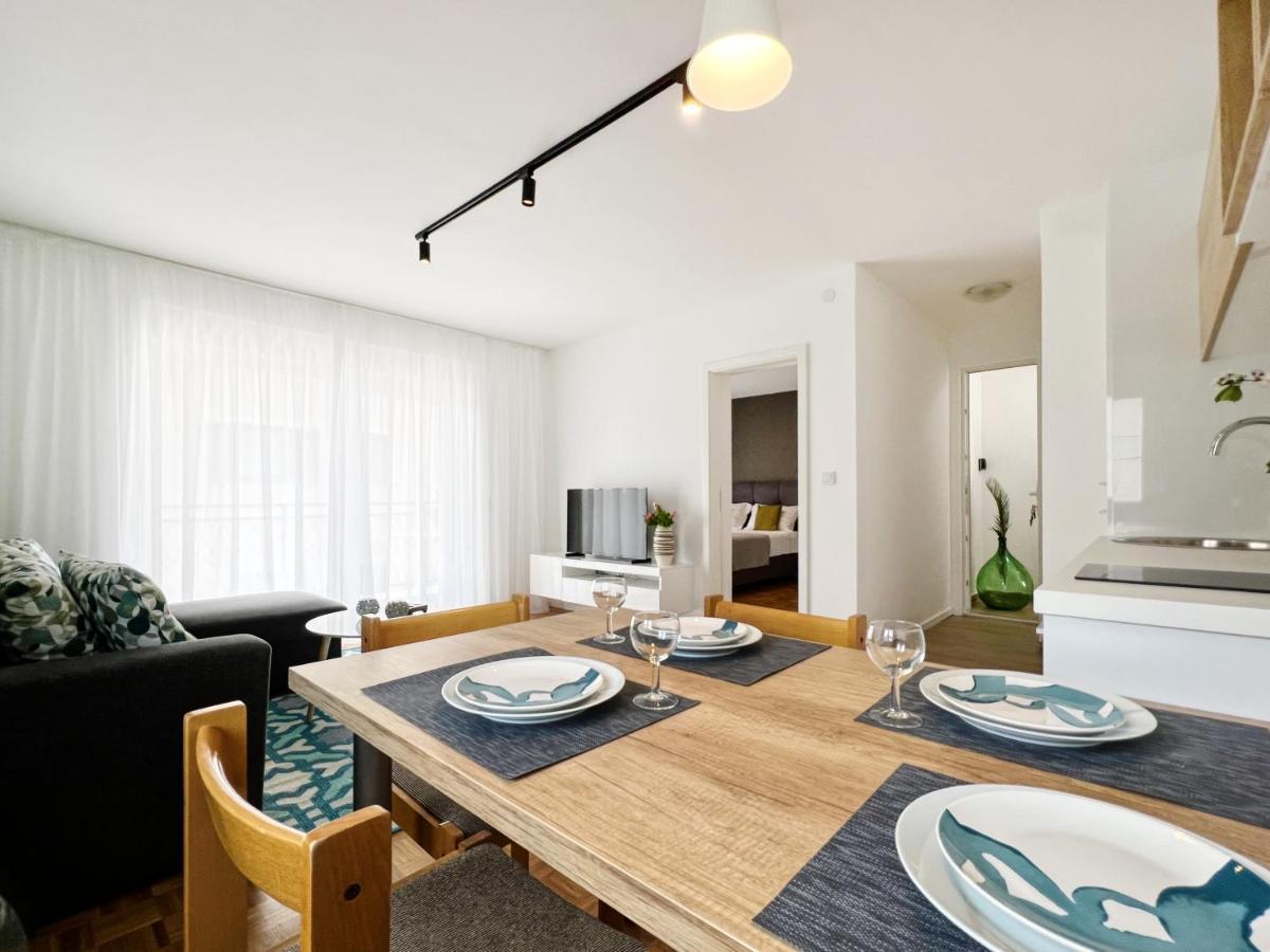 Apartments Valerian Novigrad  ภายนอก รูปภาพ