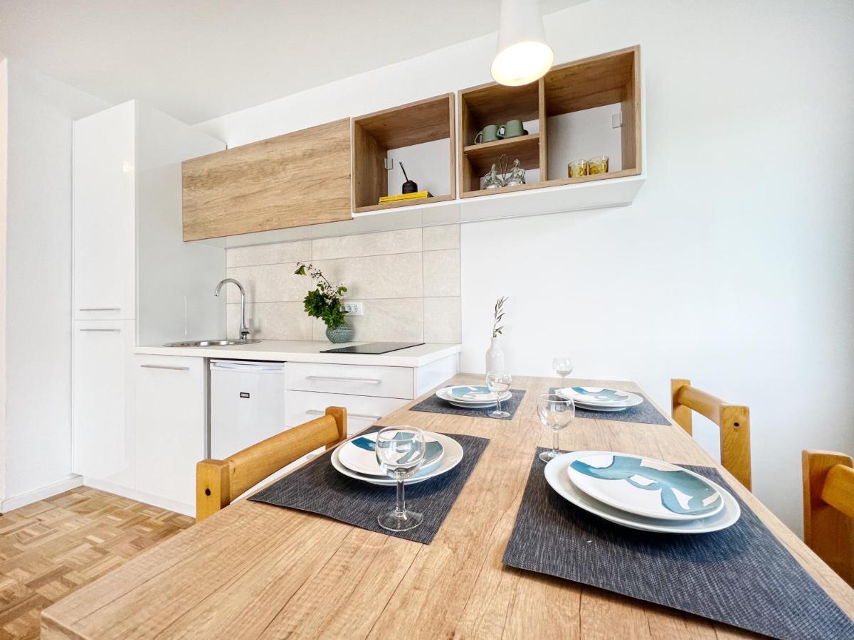 Apartments Valerian Novigrad  ภายนอก รูปภาพ