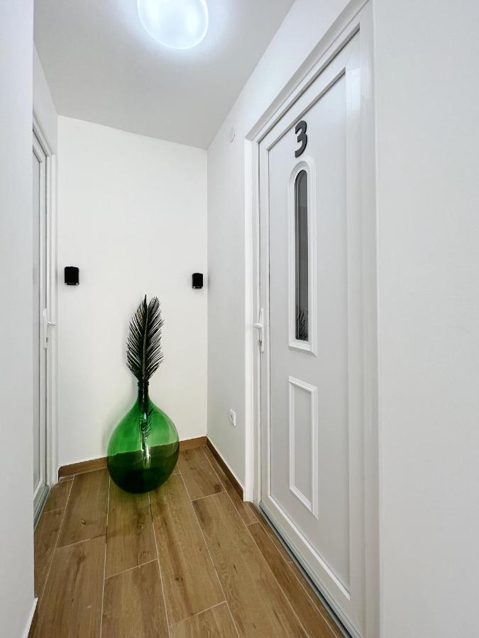 Apartments Valerian Novigrad  ภายนอก รูปภาพ